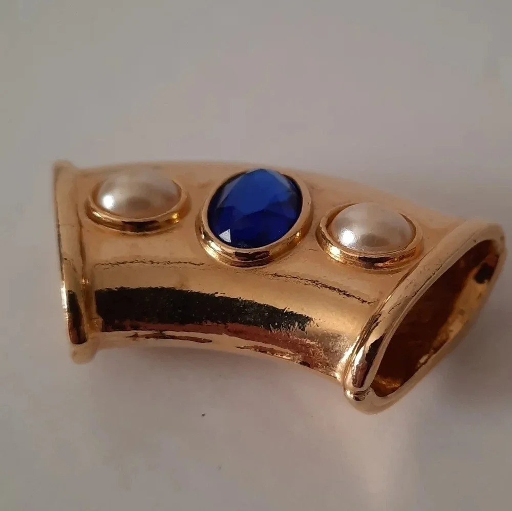 Unbranded Goldtone Faux Pearls and Sapphire Slider Scarf E61